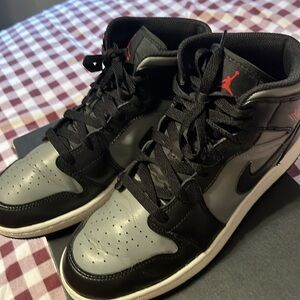Air Jordan 1 MID (GS)